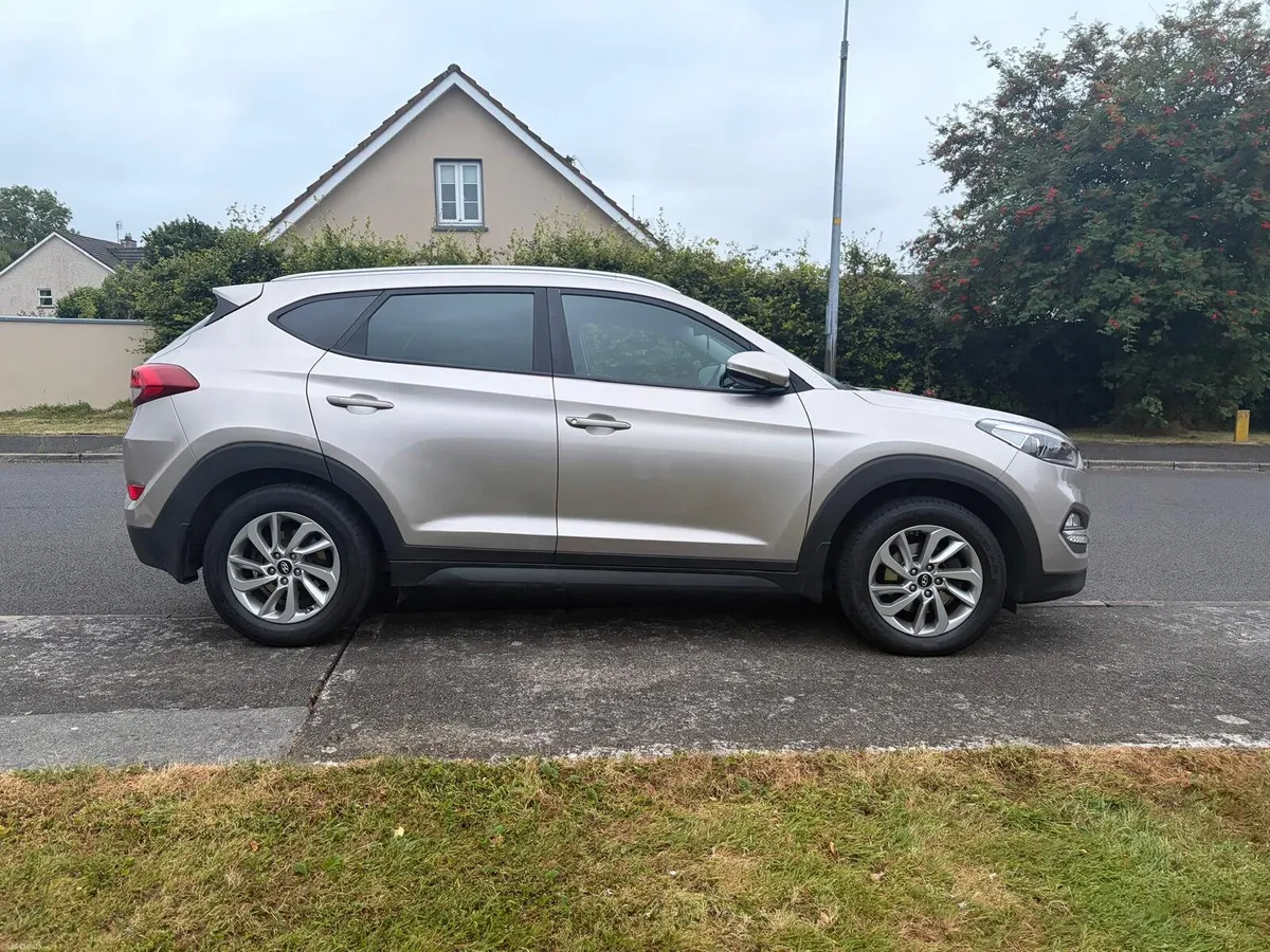 Hyundai Tucson 1.7 Executive Diesel - Image 2