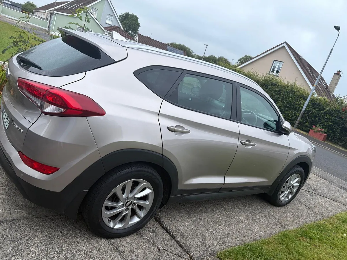 Hyundai Tucson 1.7 Executive Diesel - Image 6