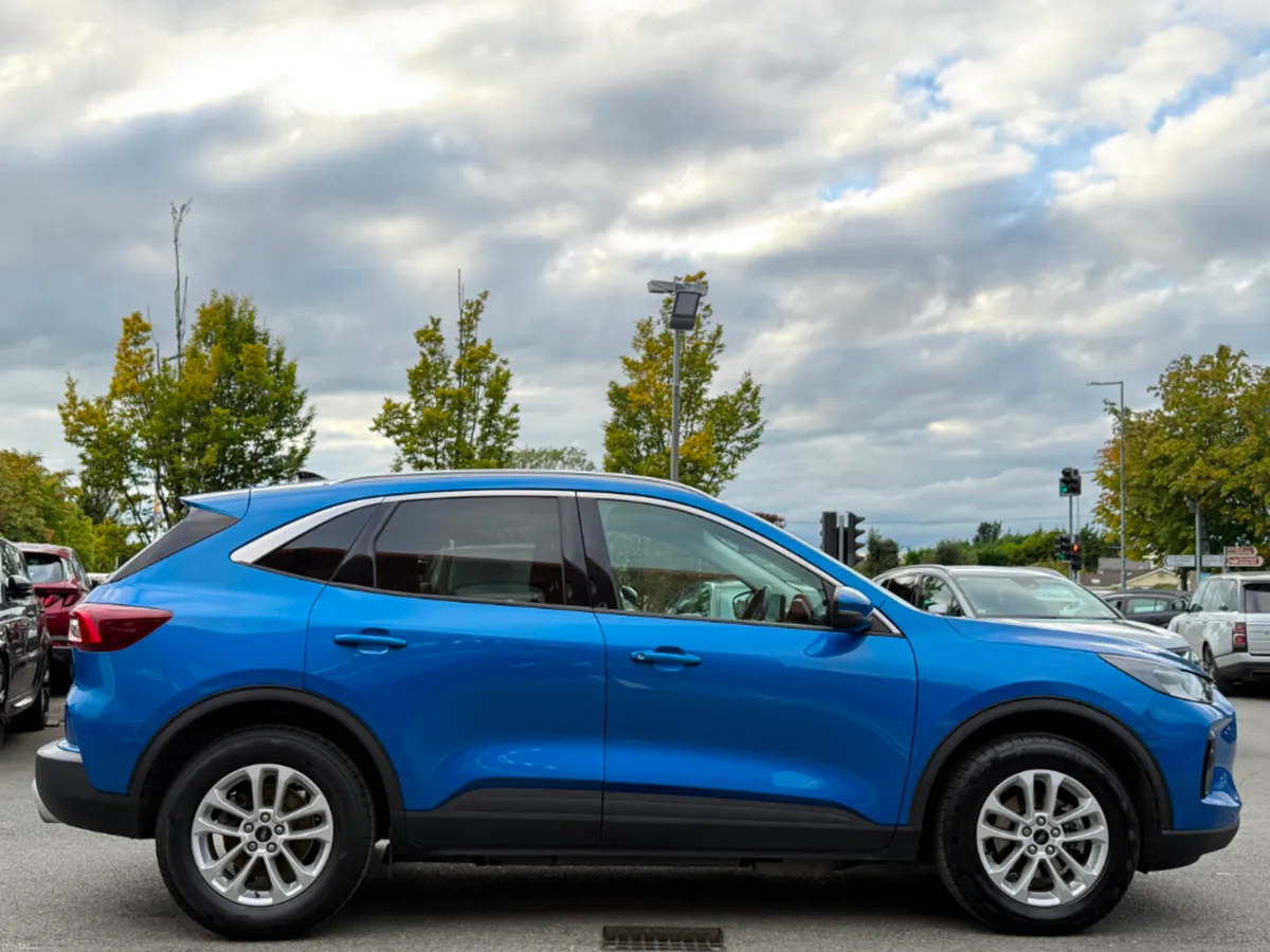 Ford Kuga TITANIUM 5D 2.5 PHEV 225BHP *HIGH SPEC* - Image 4