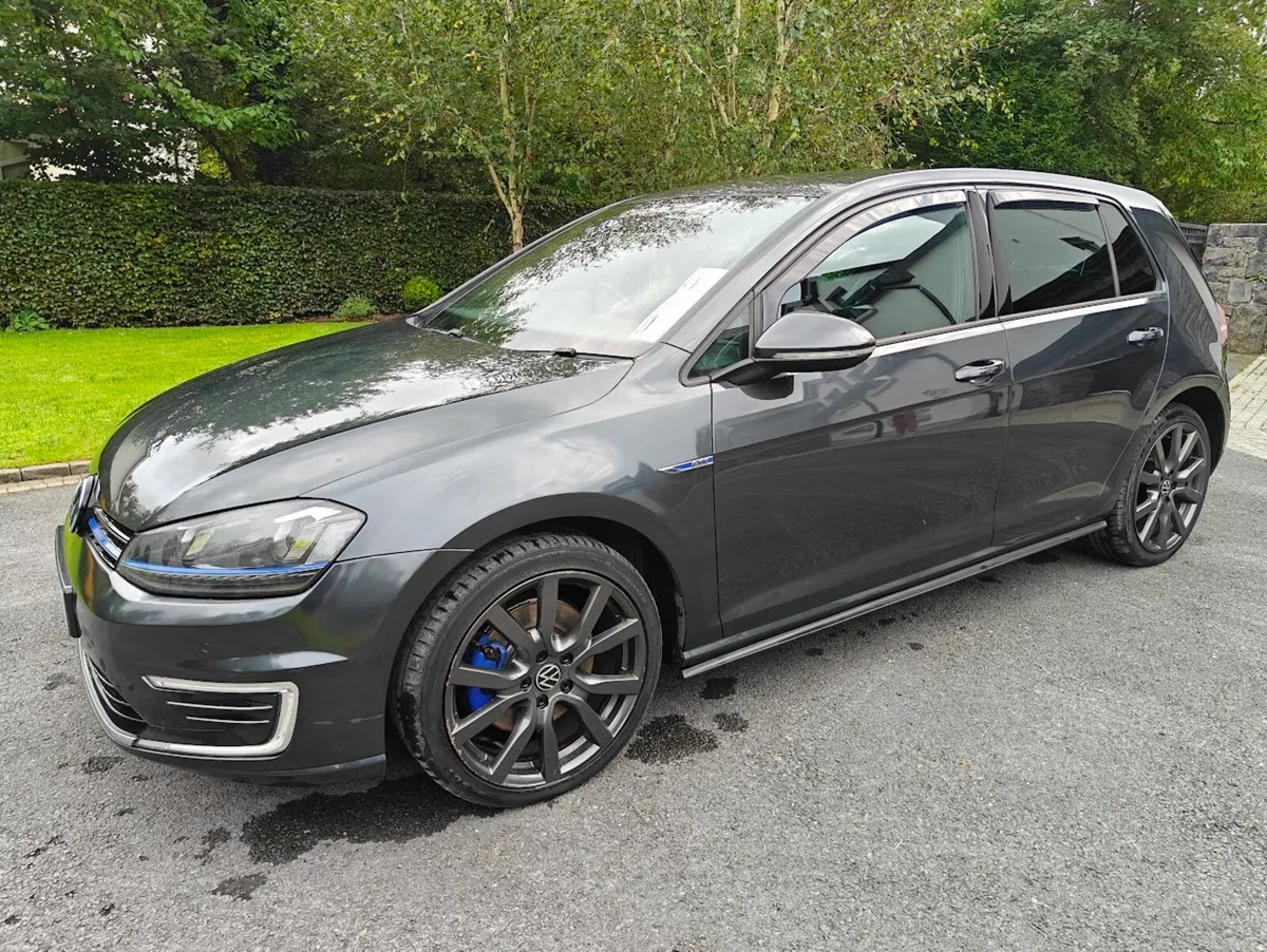 Volkswagen Golf GTE plug in hybrid - Image 2