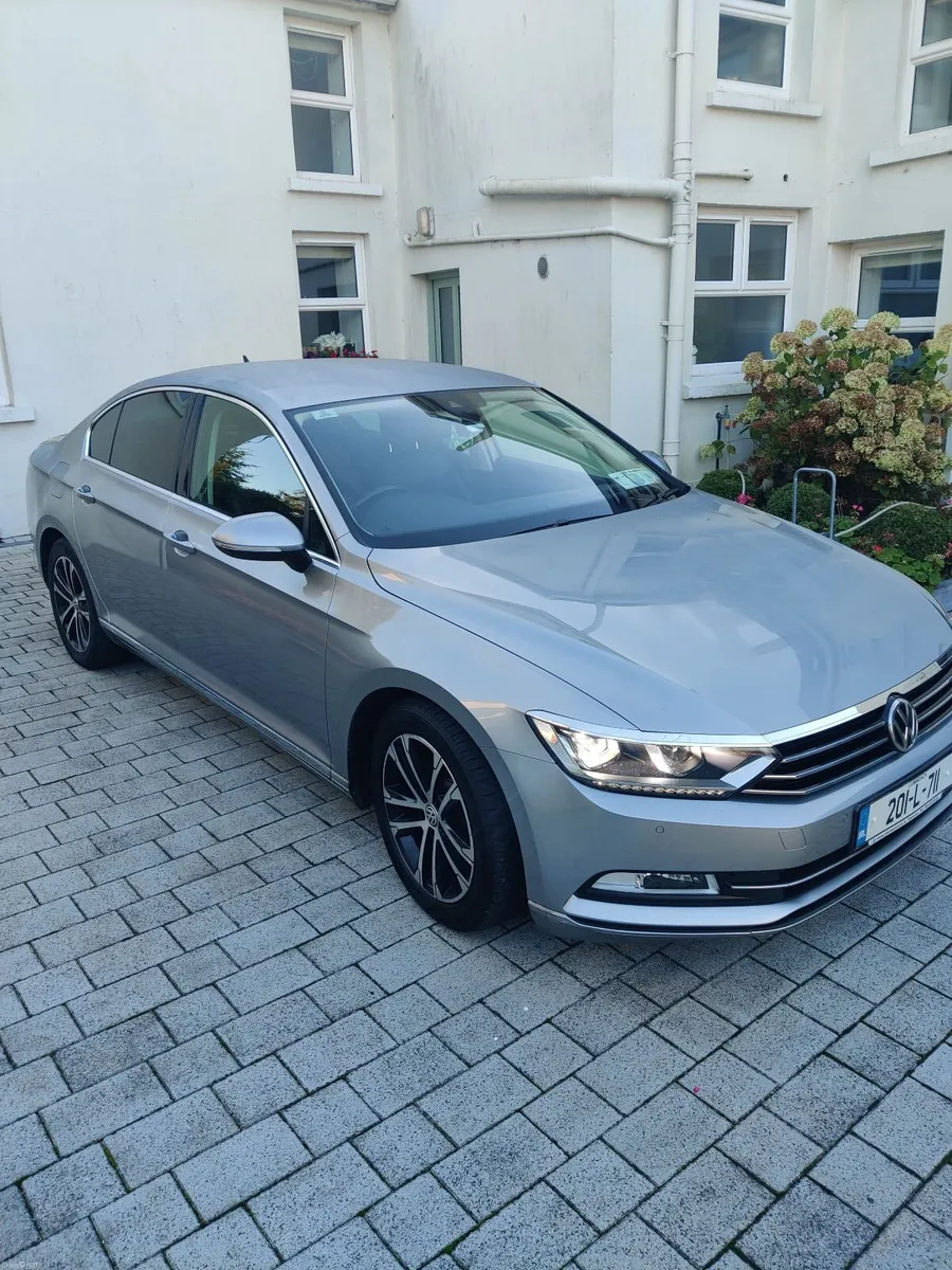 2020 Volkswagen Passat Highline - Image 3