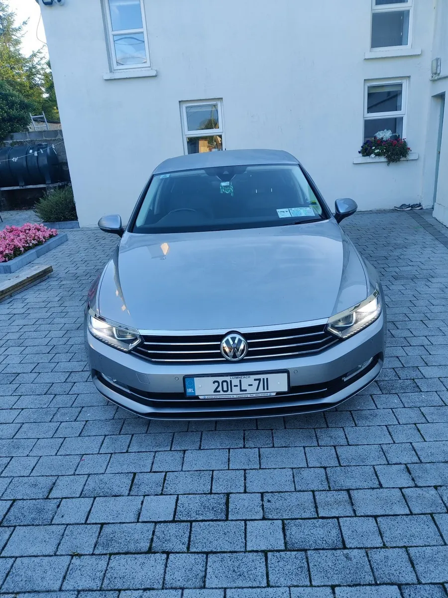 2020 Volkswagen Passat Highline - Image 4