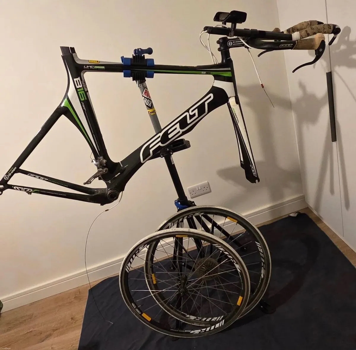 Felt B16 Triathlon/TT Bike — Full Carbon Frame - Image 1