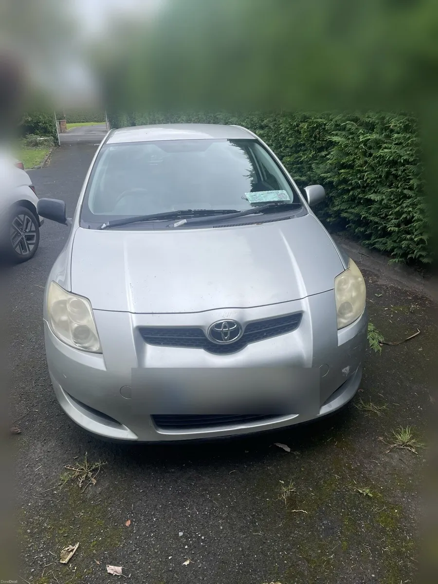 Toyota Auris 2007 Silver - Image 1