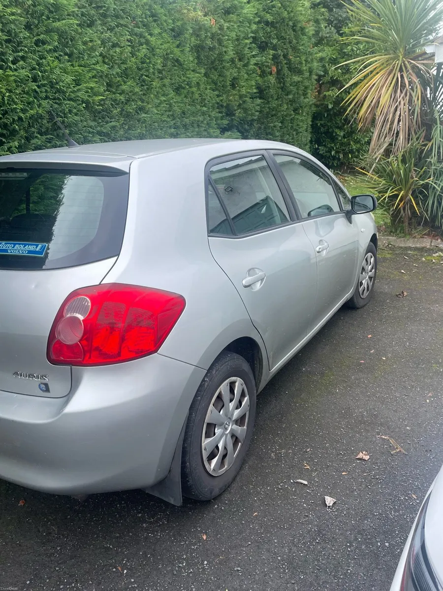 Toyota Auris 2007 Silver - Image 3