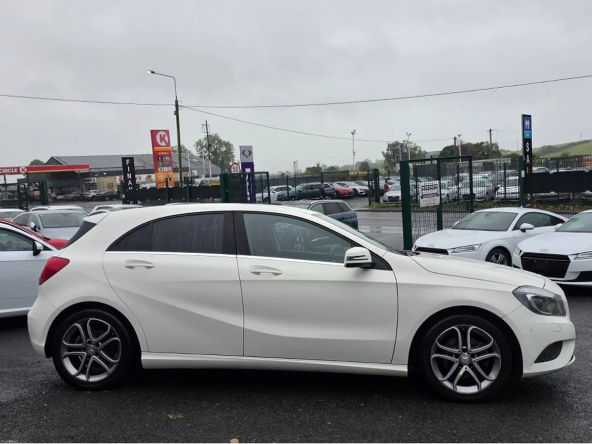 Mercedes-Benz A-Class A180 HALF LEATHER ELECTRIC H - Image 4