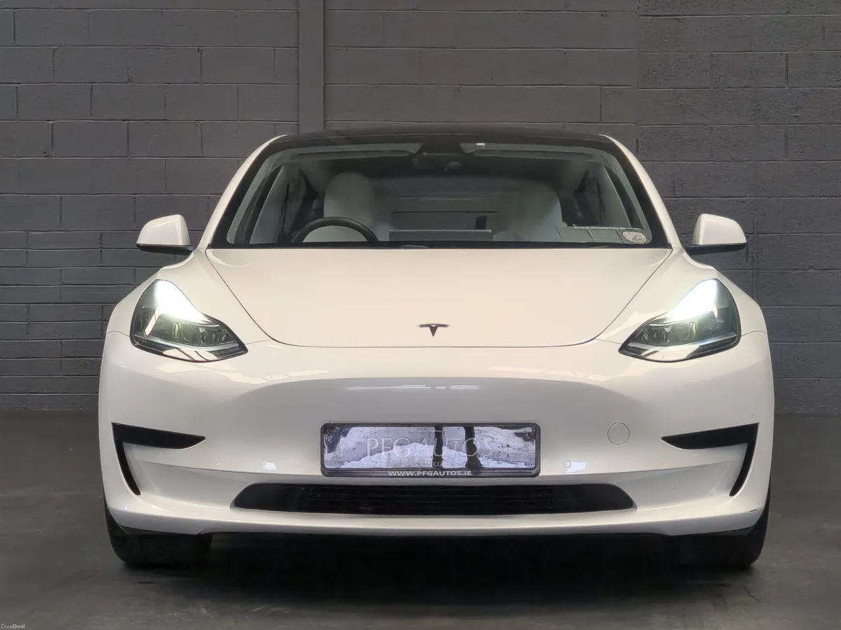 22  Model 3 - Image 3