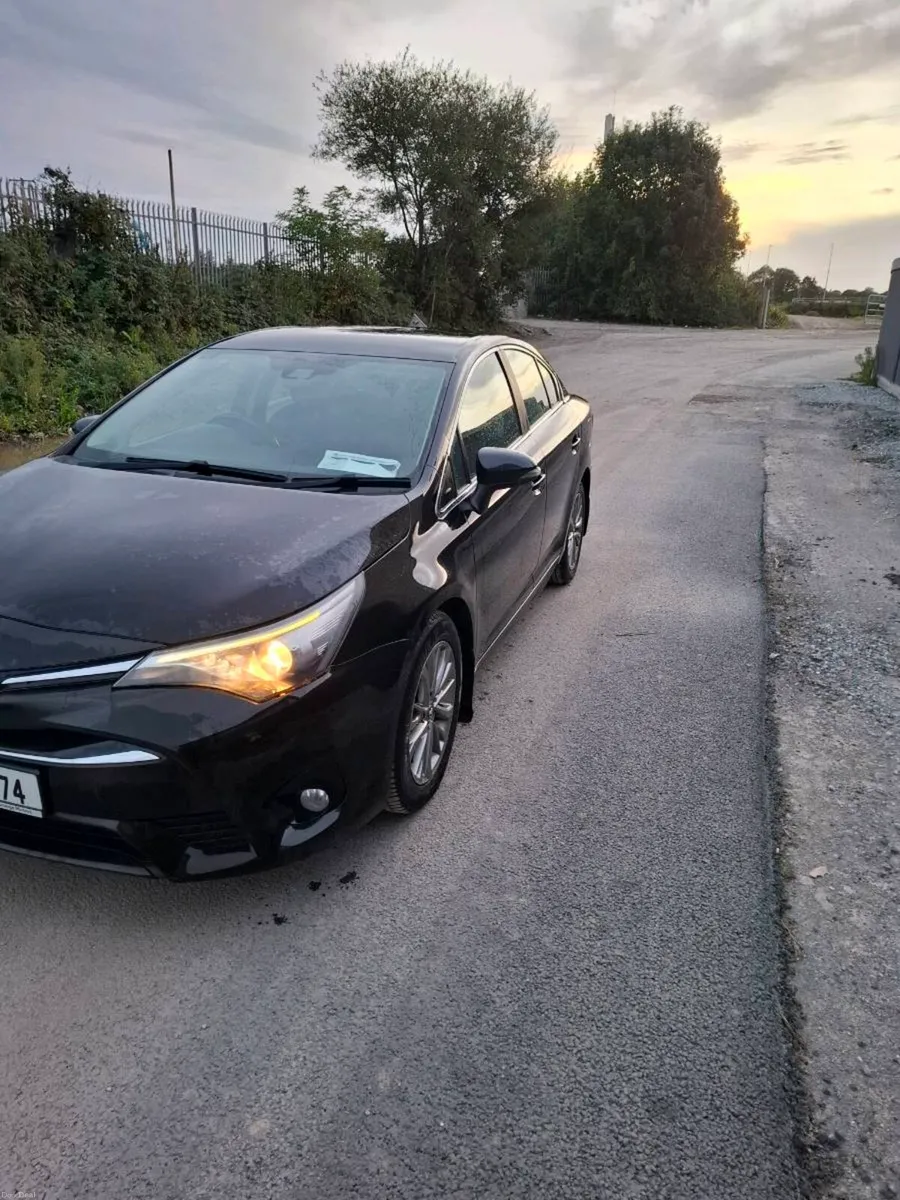 Toyota avensis 2016 diesel - Image 2