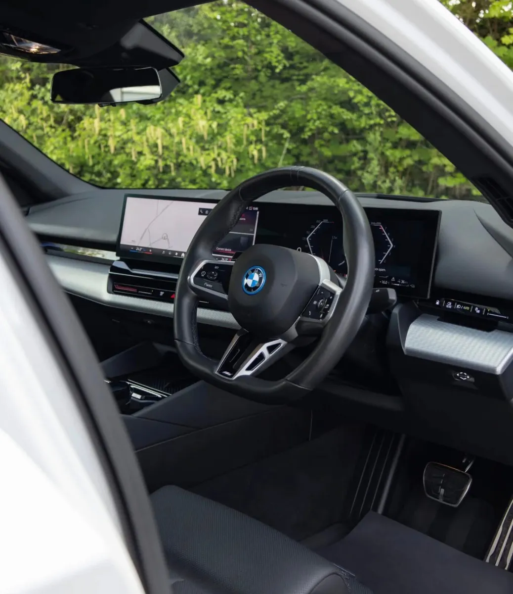 241 BMW 530 M-SPORT HIGH SPEC - Image 4