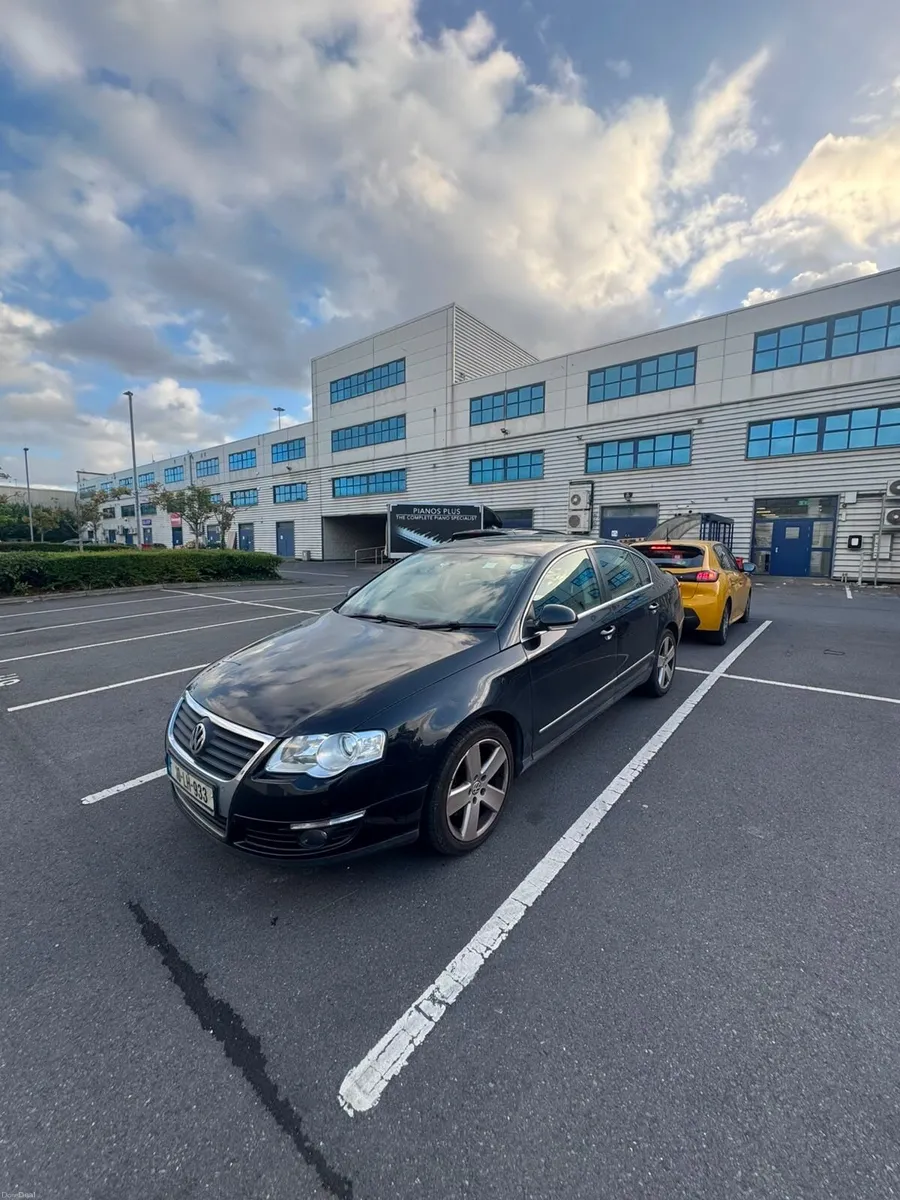 Volkswagen Passat 2010 - Image 1