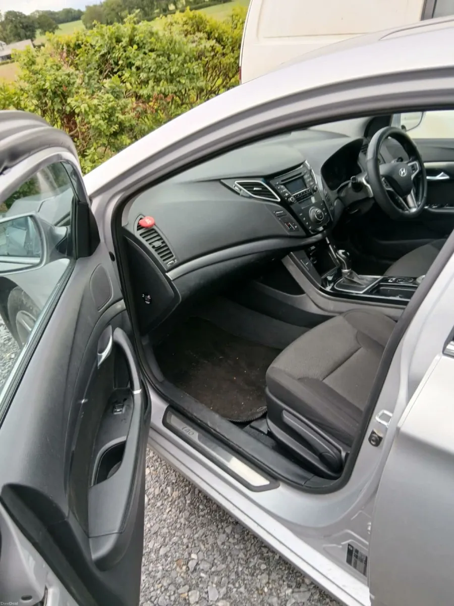 Hyundai i40 2013 - Image 2