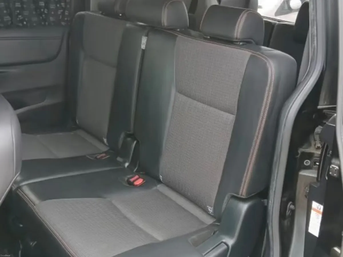 Toyota sienta 2018 low millage - Image 5
