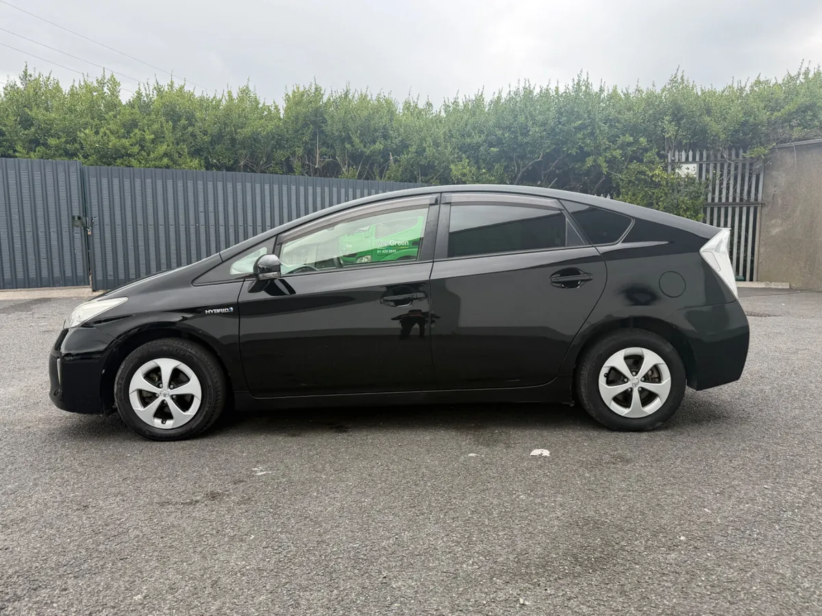 Toyota Prius 2015 Hybrid - Image 6