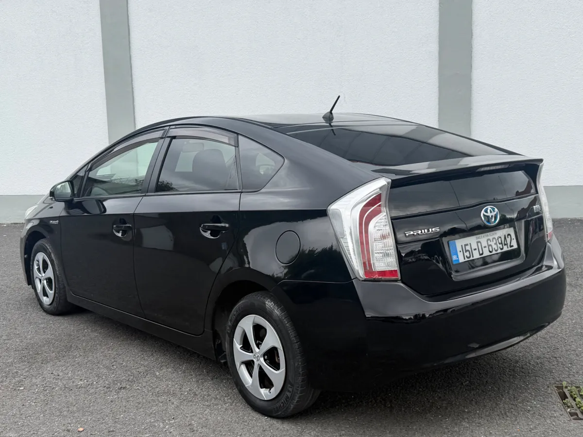 Toyota Prius 2015 Hybrid - Image 4
