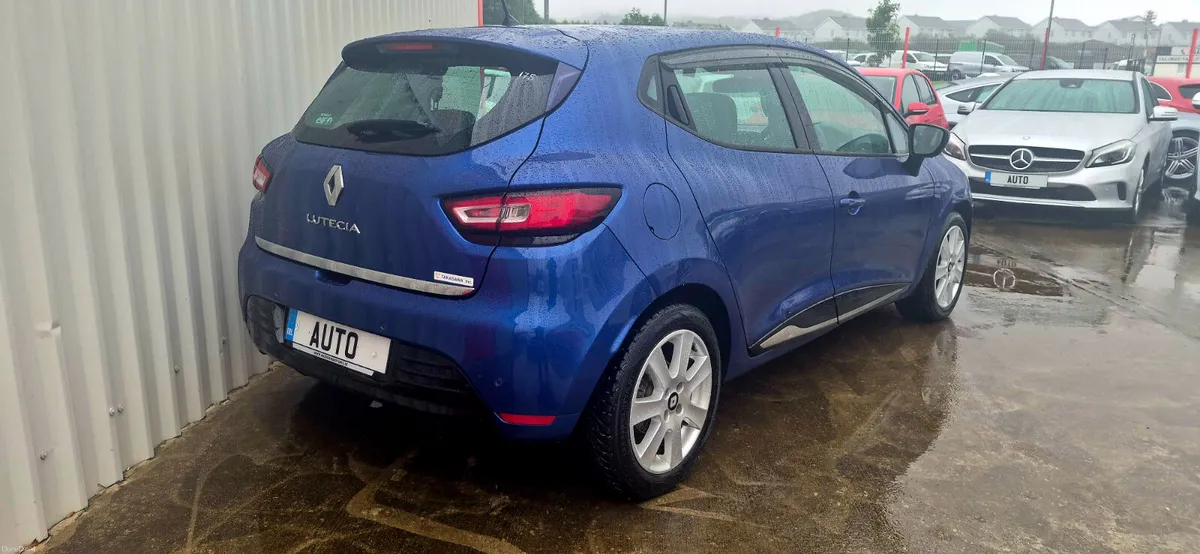 Renault Clio automatic 1.2petrol expression low km - Image 6