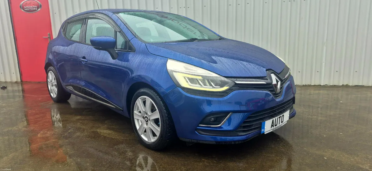 Renault Clio automatic 1.2petrol expression low km - Image 3