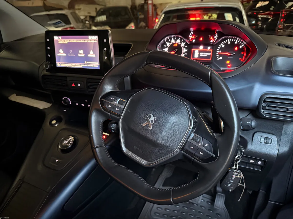 Peugeot Rifter  2022 wheelchair accessible - Image 4