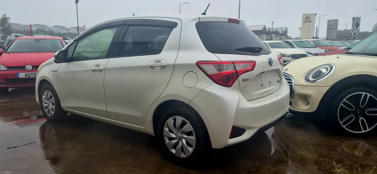 Toyota Vitz/yaris automatic hybrid/petrol 1.5 - Image 5