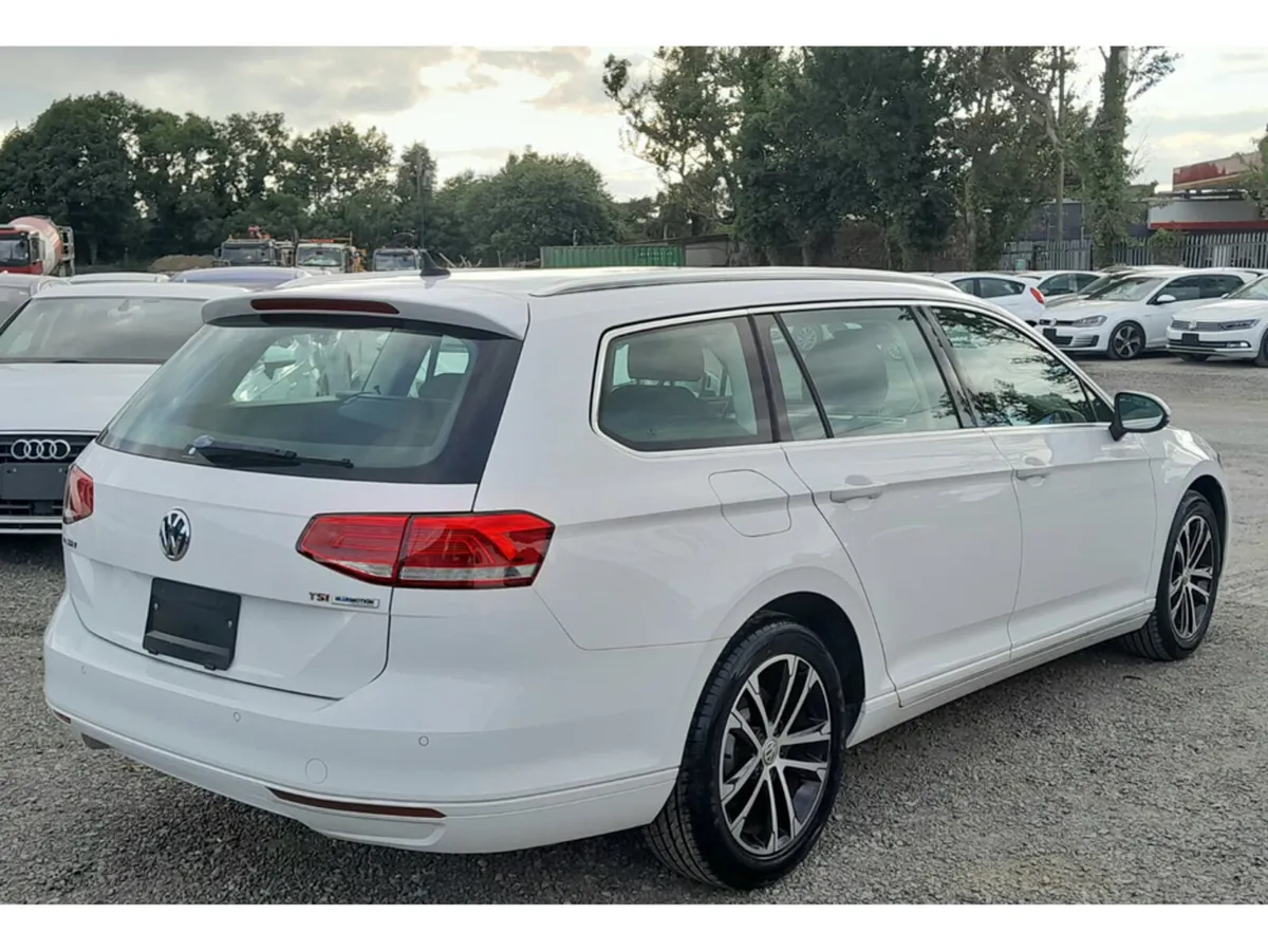Volkswagen Passat Estate TSI COMFORT LINE - Automa - Image 4