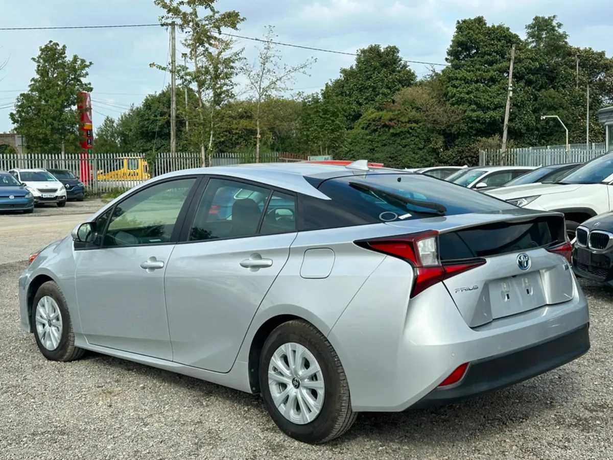 Toyota Prius S 1.8 Hybrid Automatic, Reversing cam - Image 6