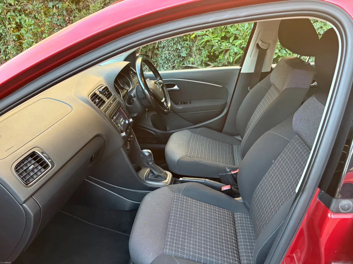 Volkswagen Polo 2016 Automatic - Image 5