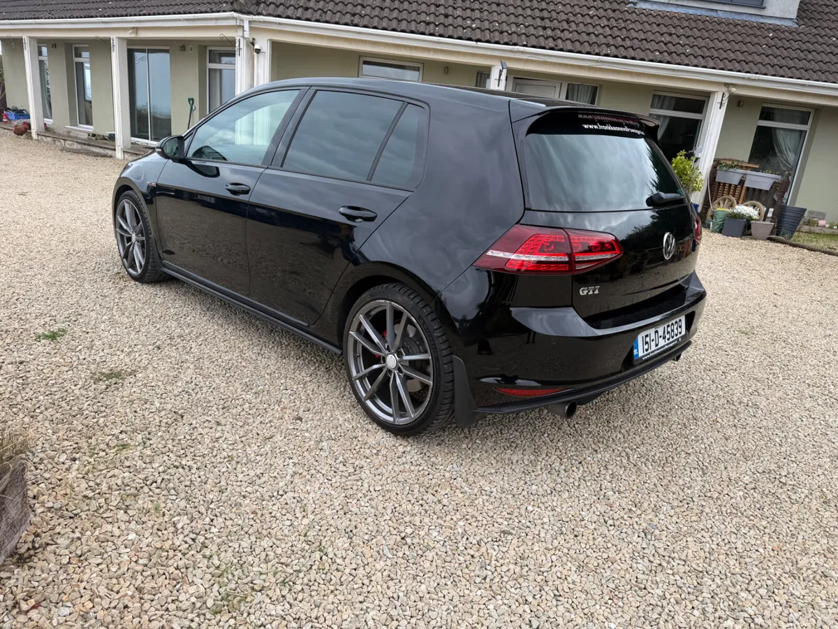 Volkswagen Golf GTI Manual 2.0 2015 - Image 2