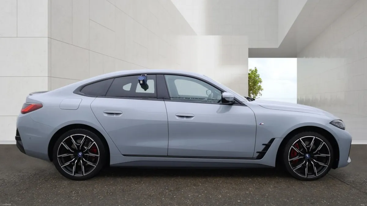 232 BMW i4 eDrive40 M Sport Pro - Image 6