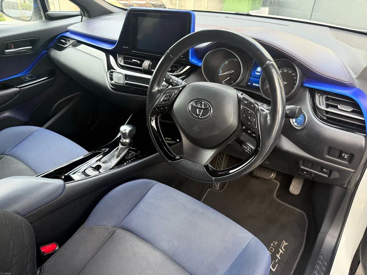Toyota CH-R 2018 Hybrid Luna Sport - Image 3