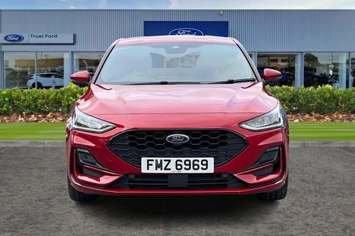 Ford Focus 1.0 EcoBoost Hybrid mHEV ST-Line X 5dr - Image 6