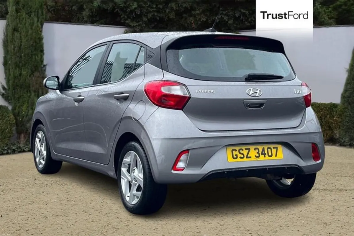 Hyundai i10 1.2 MPi SE Connect 5dr Auto - 12 MONTH - Image 2