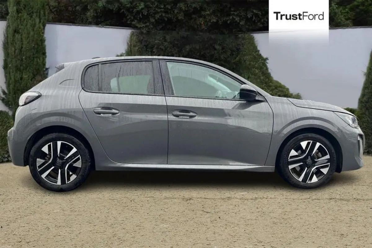 Peugeot 208 1.2 PureTech 100 Allure 5dr - Image 3