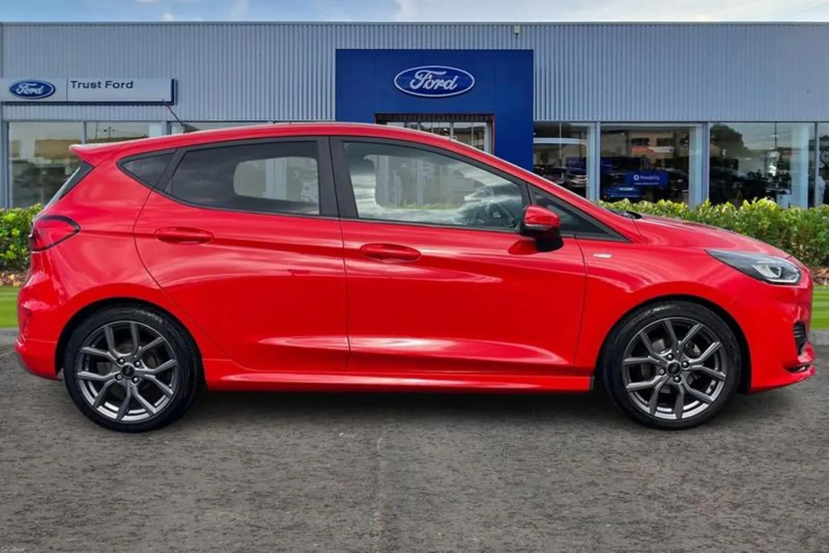 Ford Fiesta 1.0 EcoBoost Hybrid mHEV 125 ST-Line E - Image 3