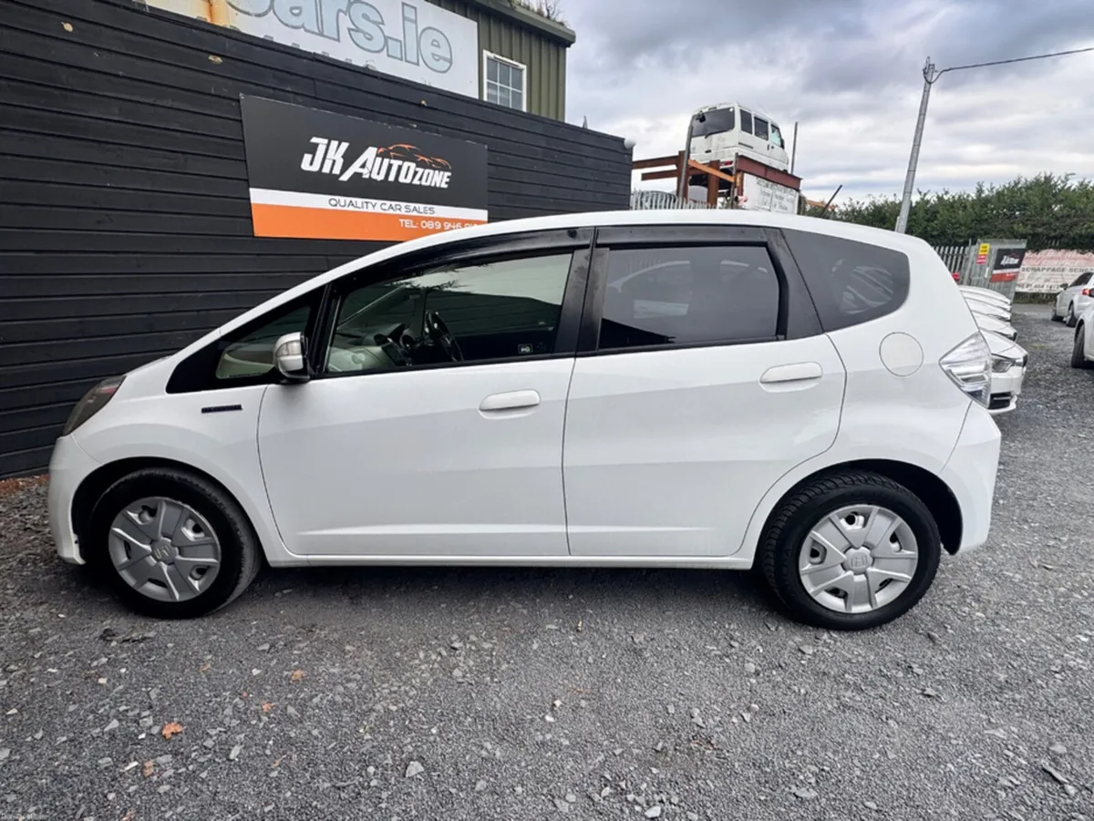 Honda Fit 1.3 HYBRID 5DR AUTO - Image 4