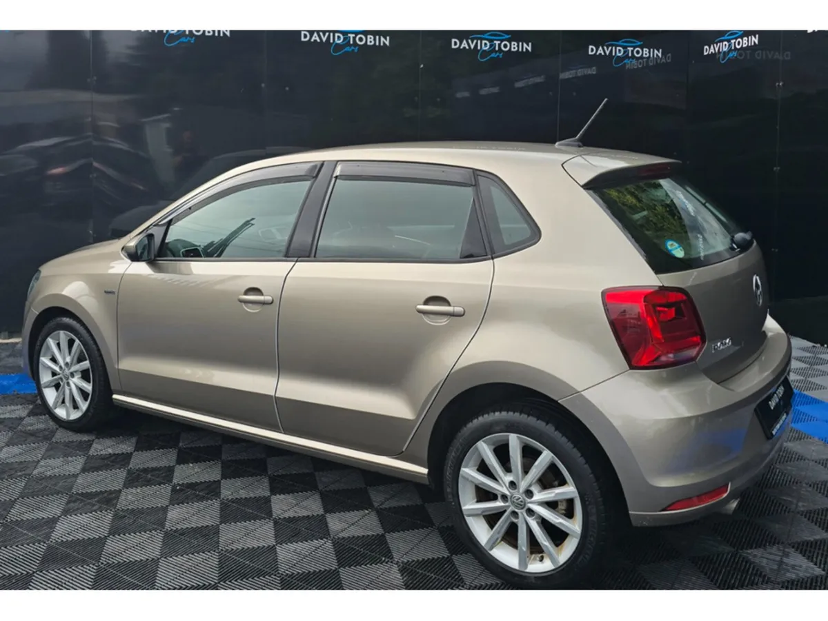 Volkswagen Polo ORIGINAL 1.2 TSI AUTO - Image 4