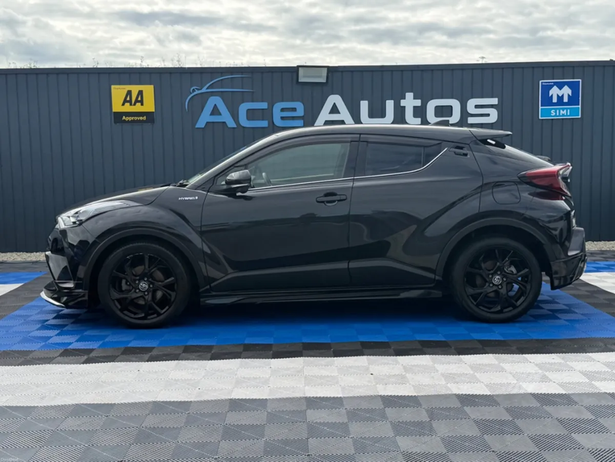 Toyota C-HR LUNA - 1.8L PETROL HYBRID - AUTO - 12M - Image 3