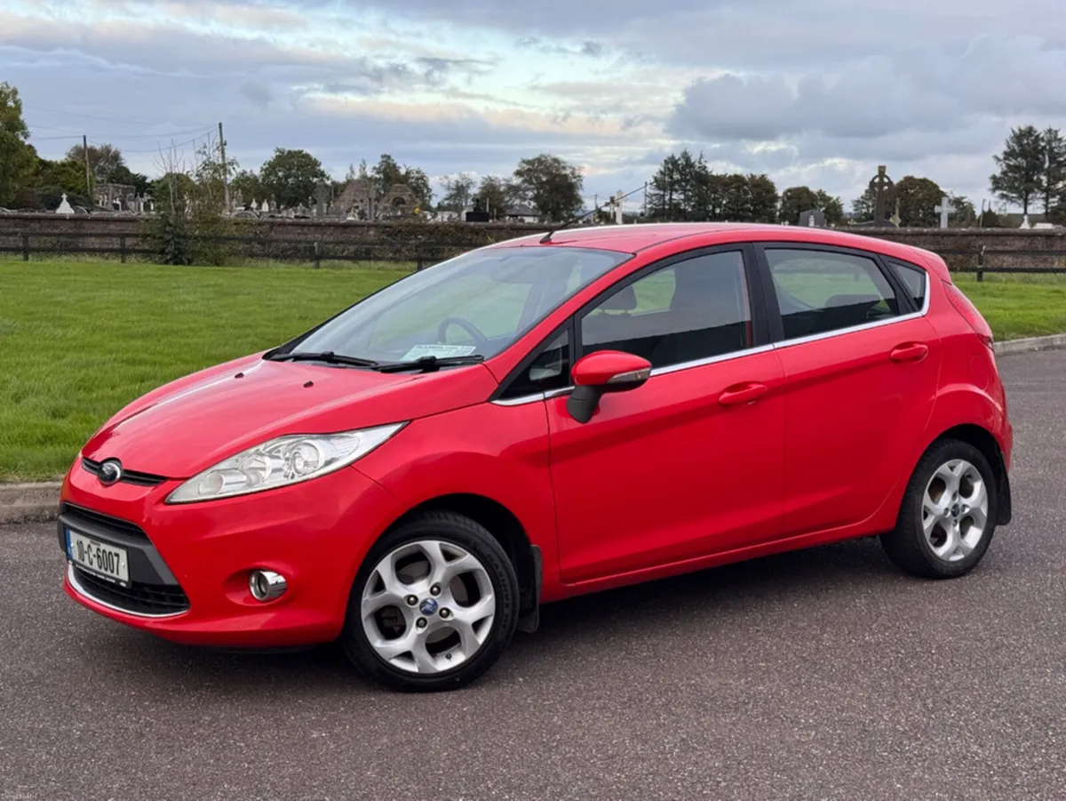 Ford Fiesta TITANIUM 1.25 82PS 5DR - Image 2