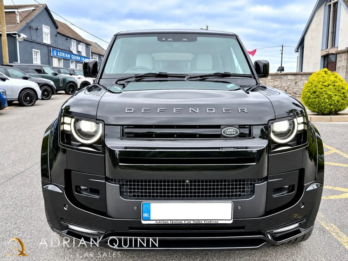 Land Rover Defender P300e X-DYNAMIC SE PHEV AUTO== - Image 6