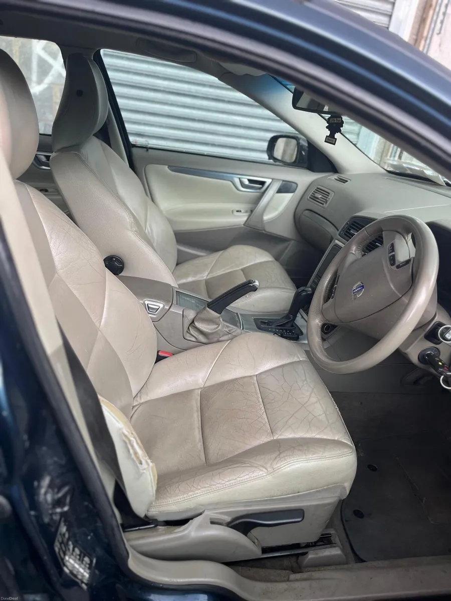 2007 Volvo V70 2.0 petrol automatic - Image 4