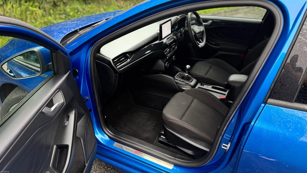Ford Focus 2022 - Image 5