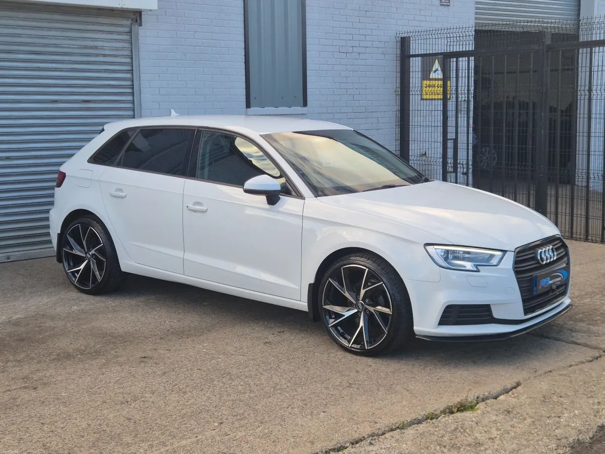 2016 FACELIFT MODEL AUDI A3 1.6 TDI SE TECHNIK - Image 4