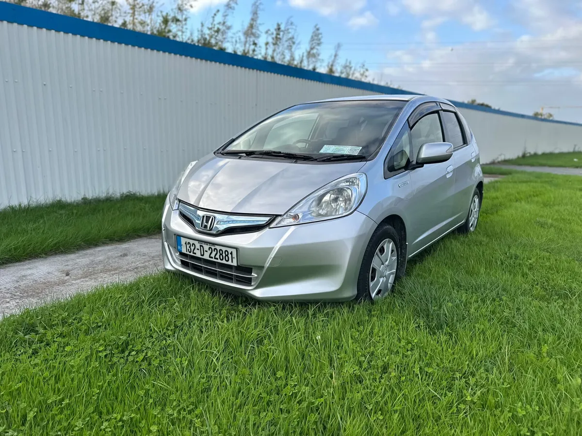 Honda Fit 2013 - Image 2