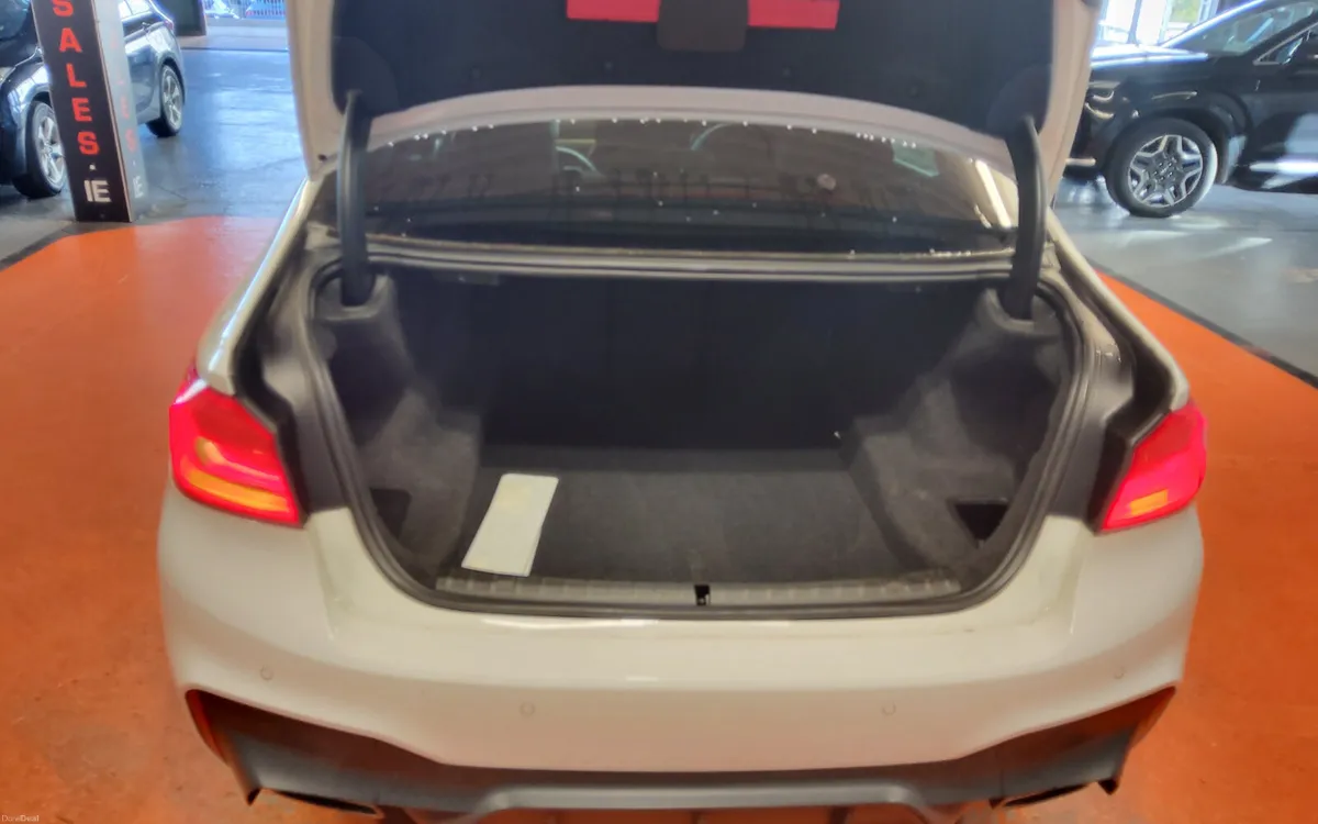 BMW 5-Series 2019 - Image 4