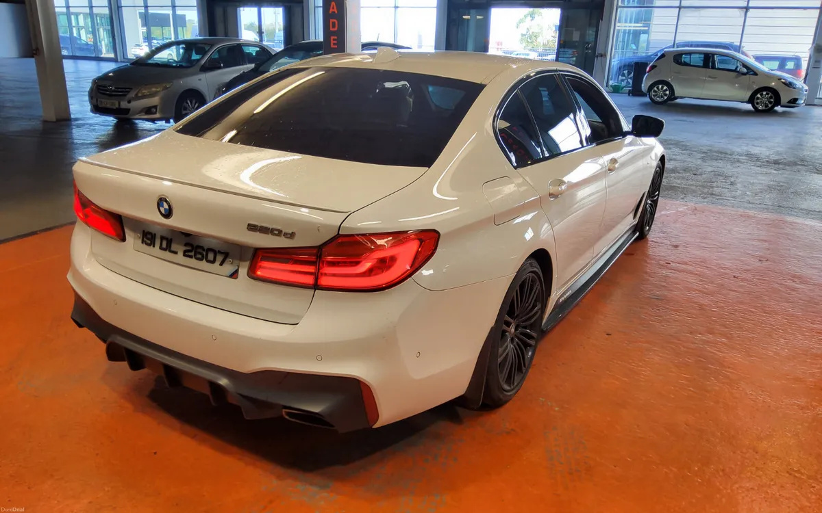 BMW 5-Series 2019 - Image 3
