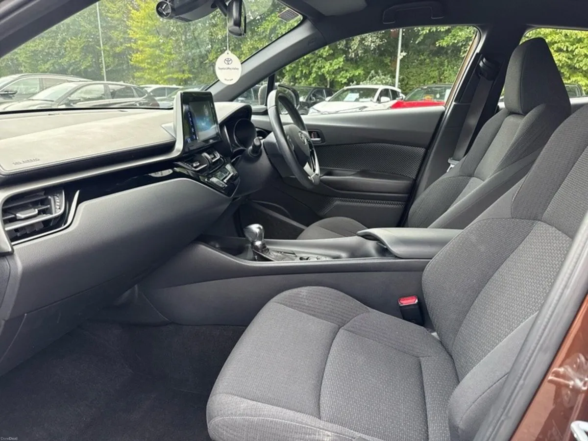 Toyota C-HR C-HR HYBRID LUNA - Image 6