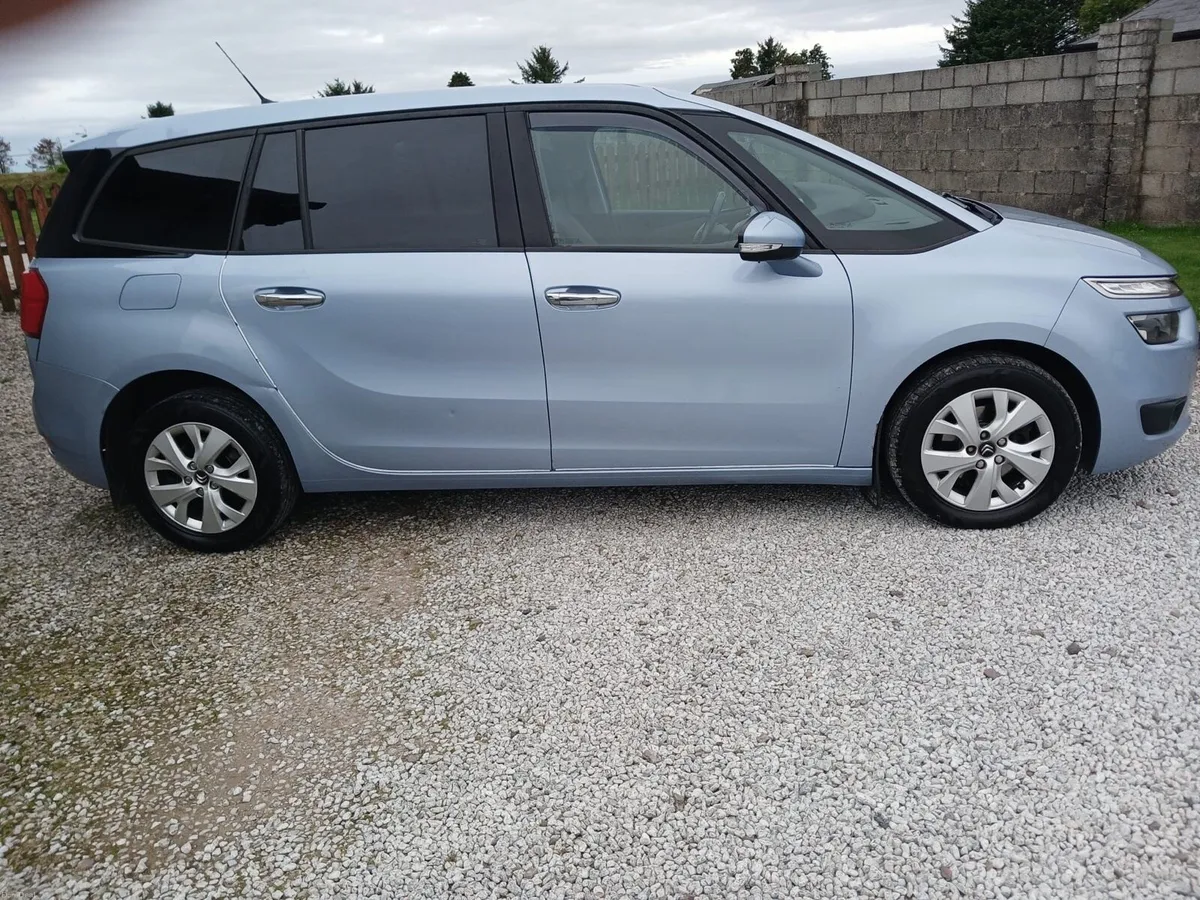 Car - Image 3