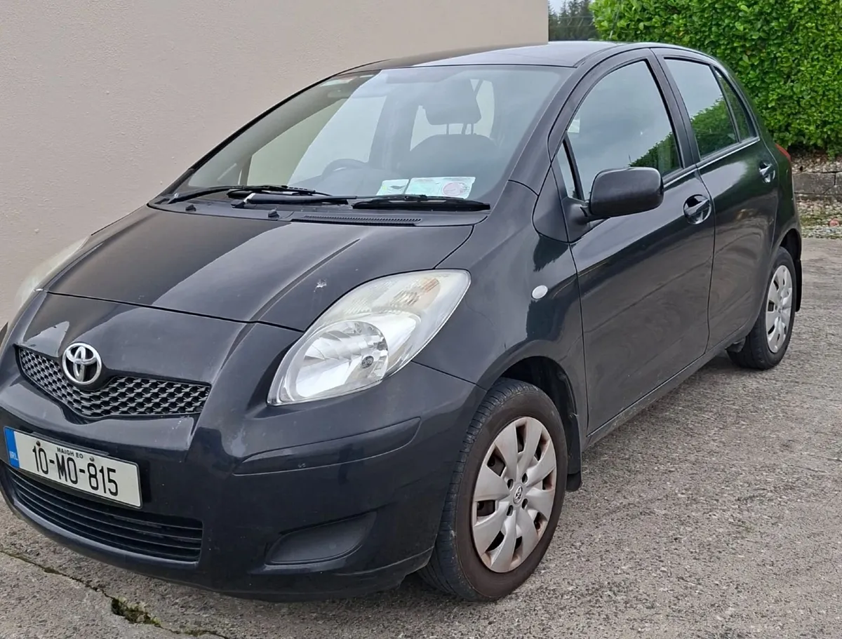 Toyota Yaris 2010 - Image 2