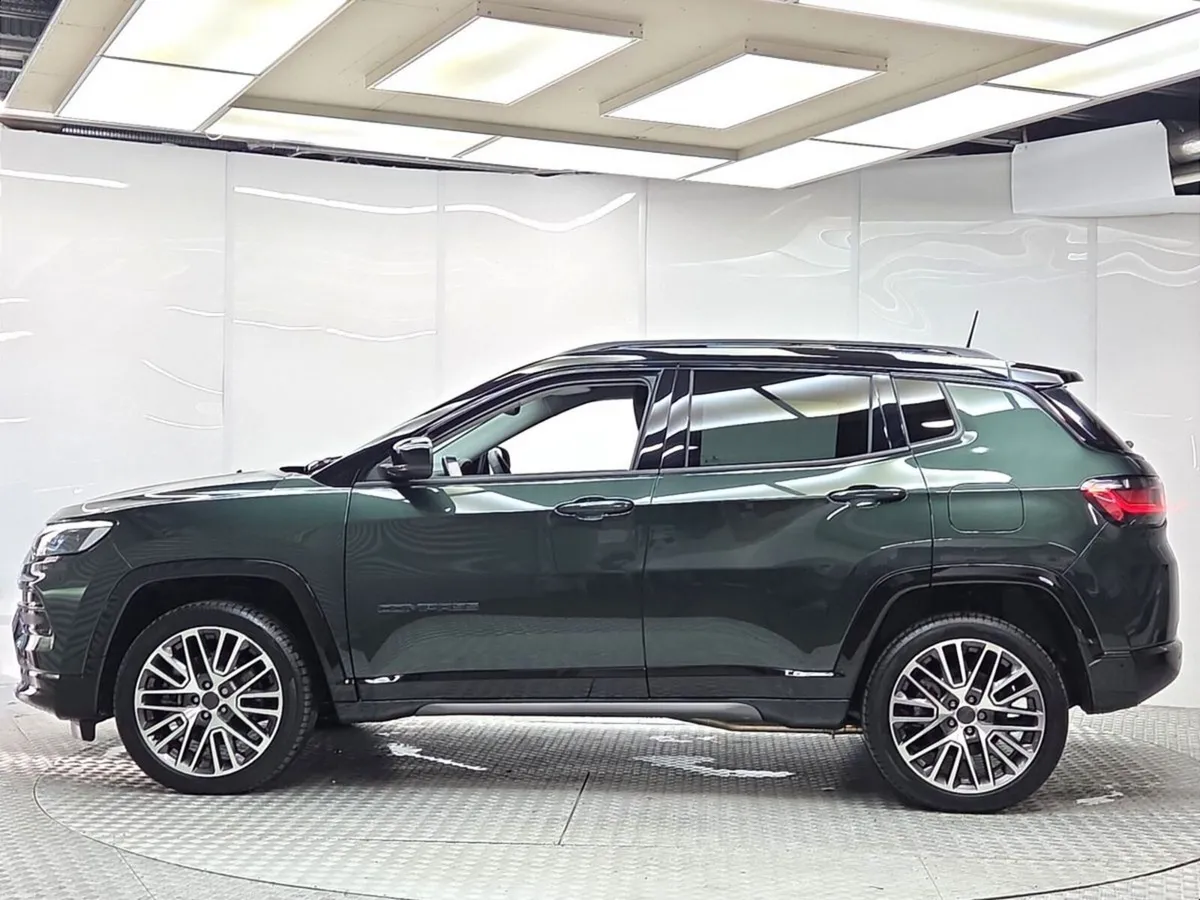 Jeep Compass SUMMIT PHEV AUTO - Image 5