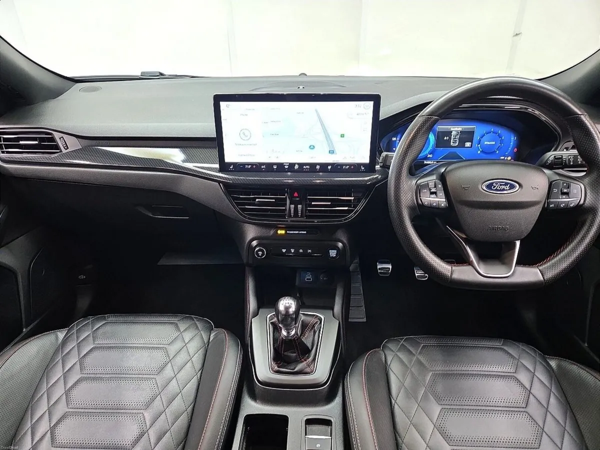 Ford Focus ST-Line X 1.0L EcoBoost 125PS MHEV - Image 3