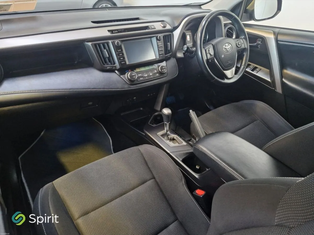 Toyota RAV4 2.5 Hybrid 2WD Luna Sport Call Derek o - Image 4