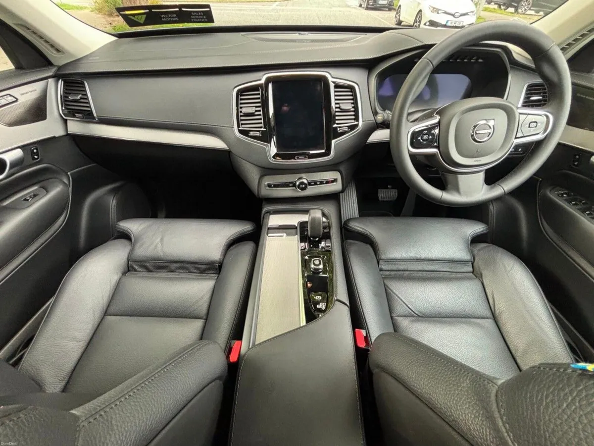 Volvo XC90 PLUS T8 PHEV SUNROOF - Image 2